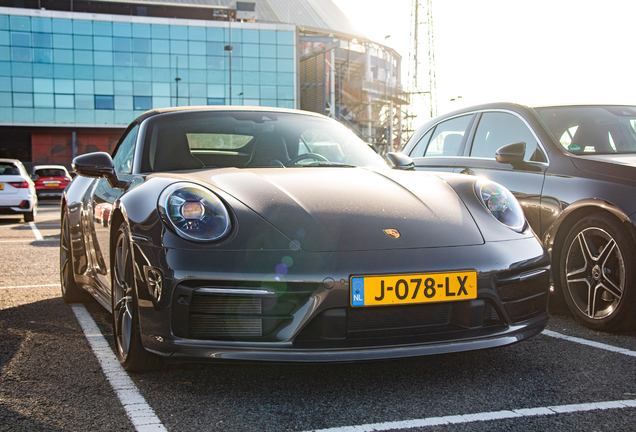 Porsche 992 Carrera 4S Cabriolet