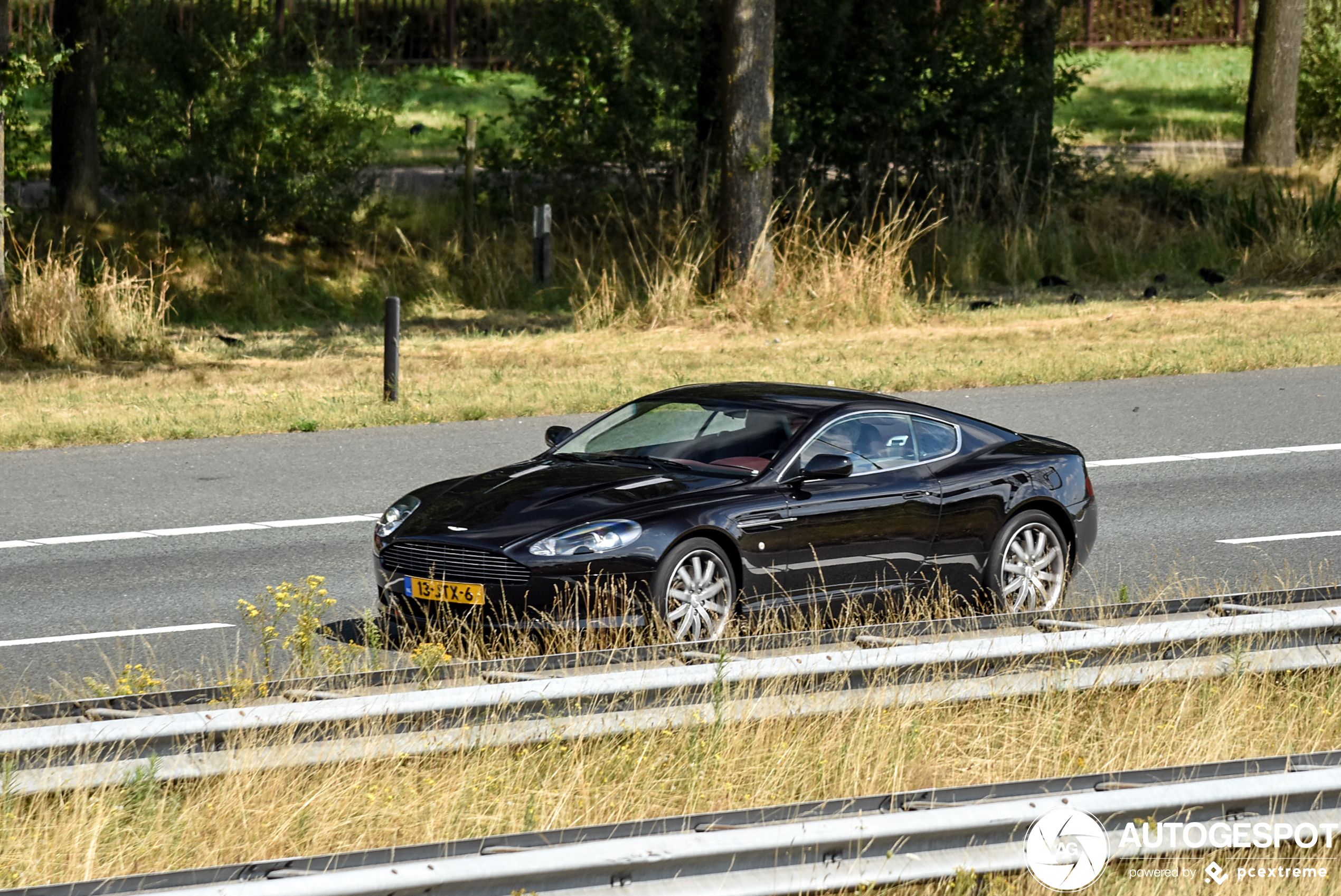 Aston Martin DB9