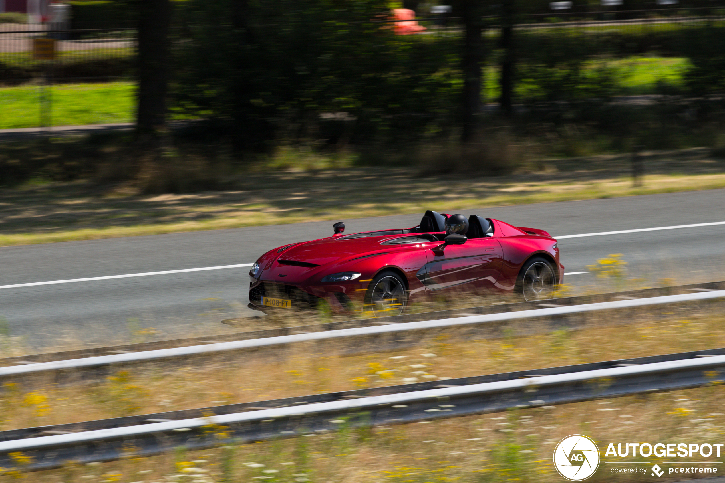 Aston Martin V12 Speedster