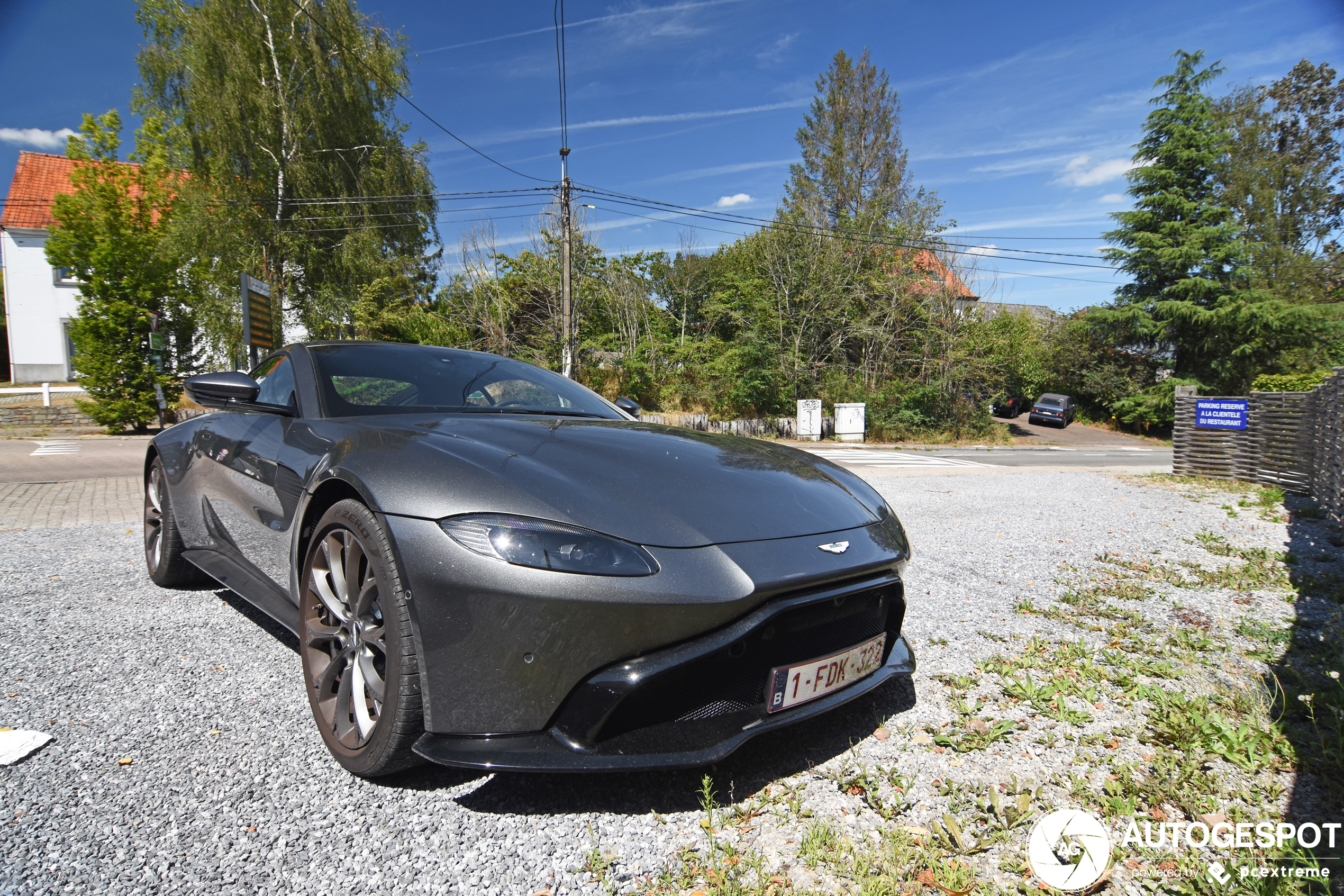 Aston Martin V8 Vantage 2018