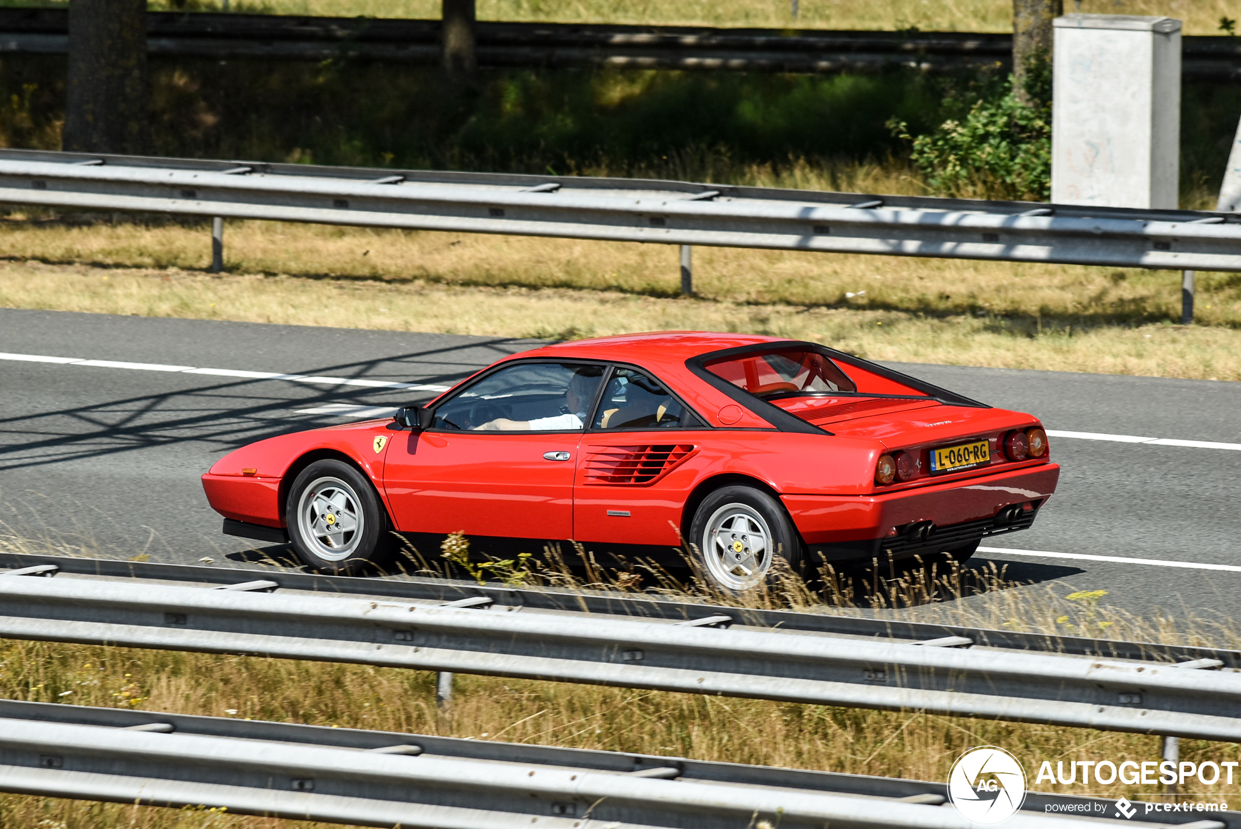 Ferrari Mondial 3.2