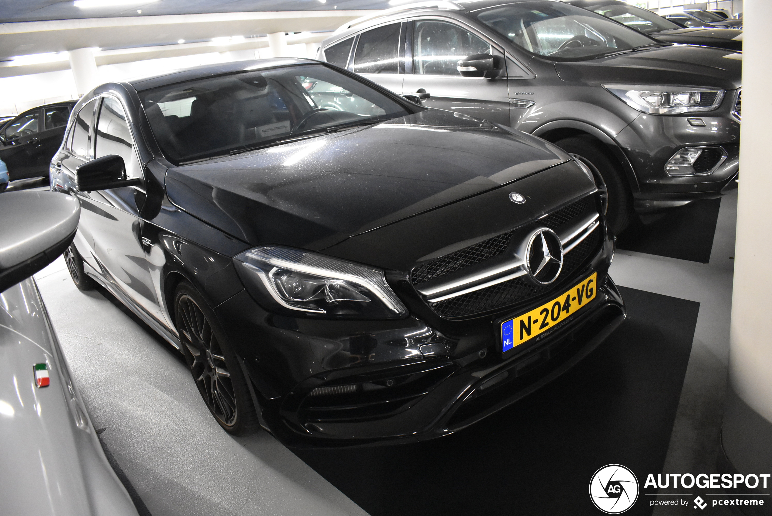 Mercedes-AMG A 45 W176 2015