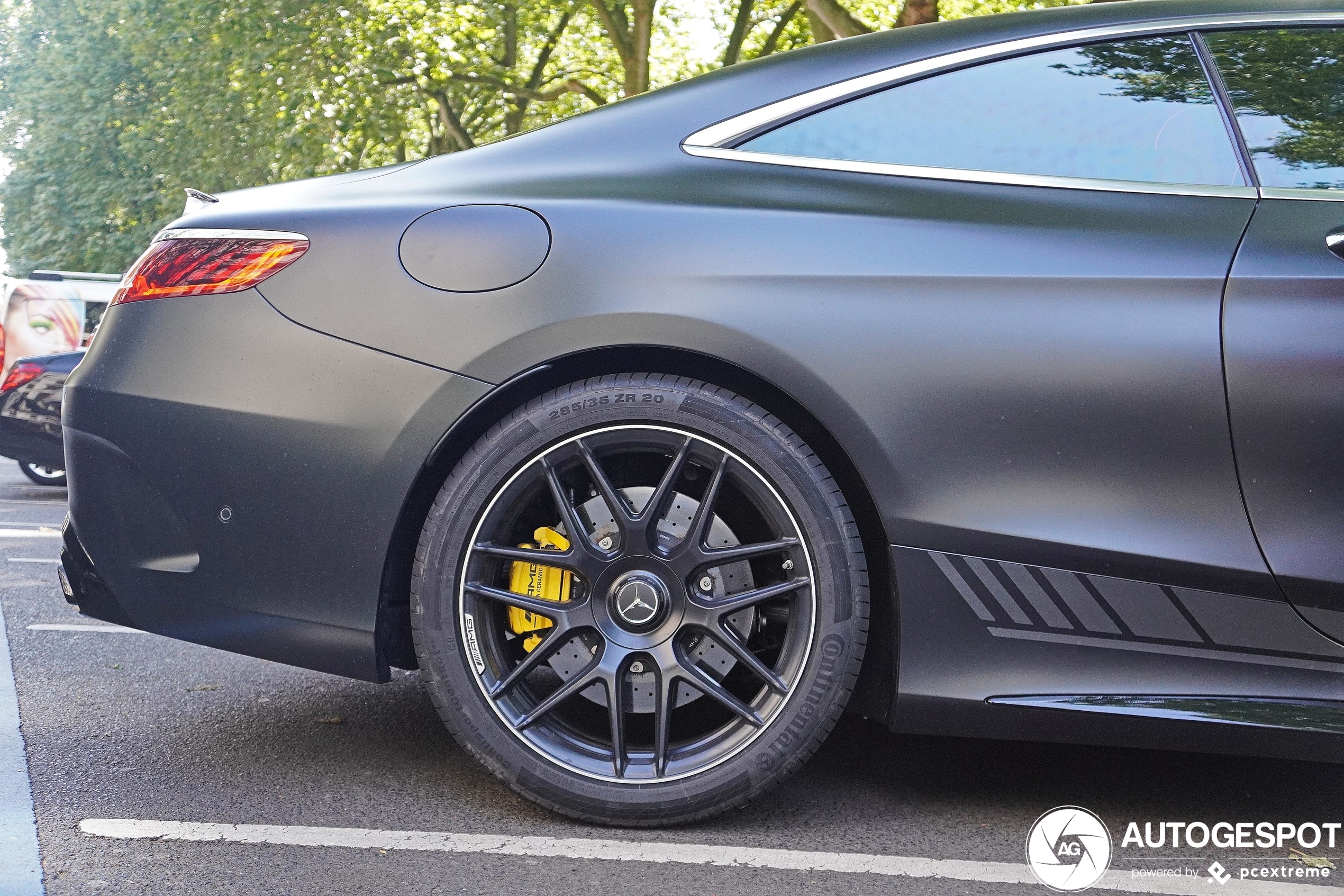 Mercedes-AMG S 63 Coupé C217 2018 Yellow Night Edition