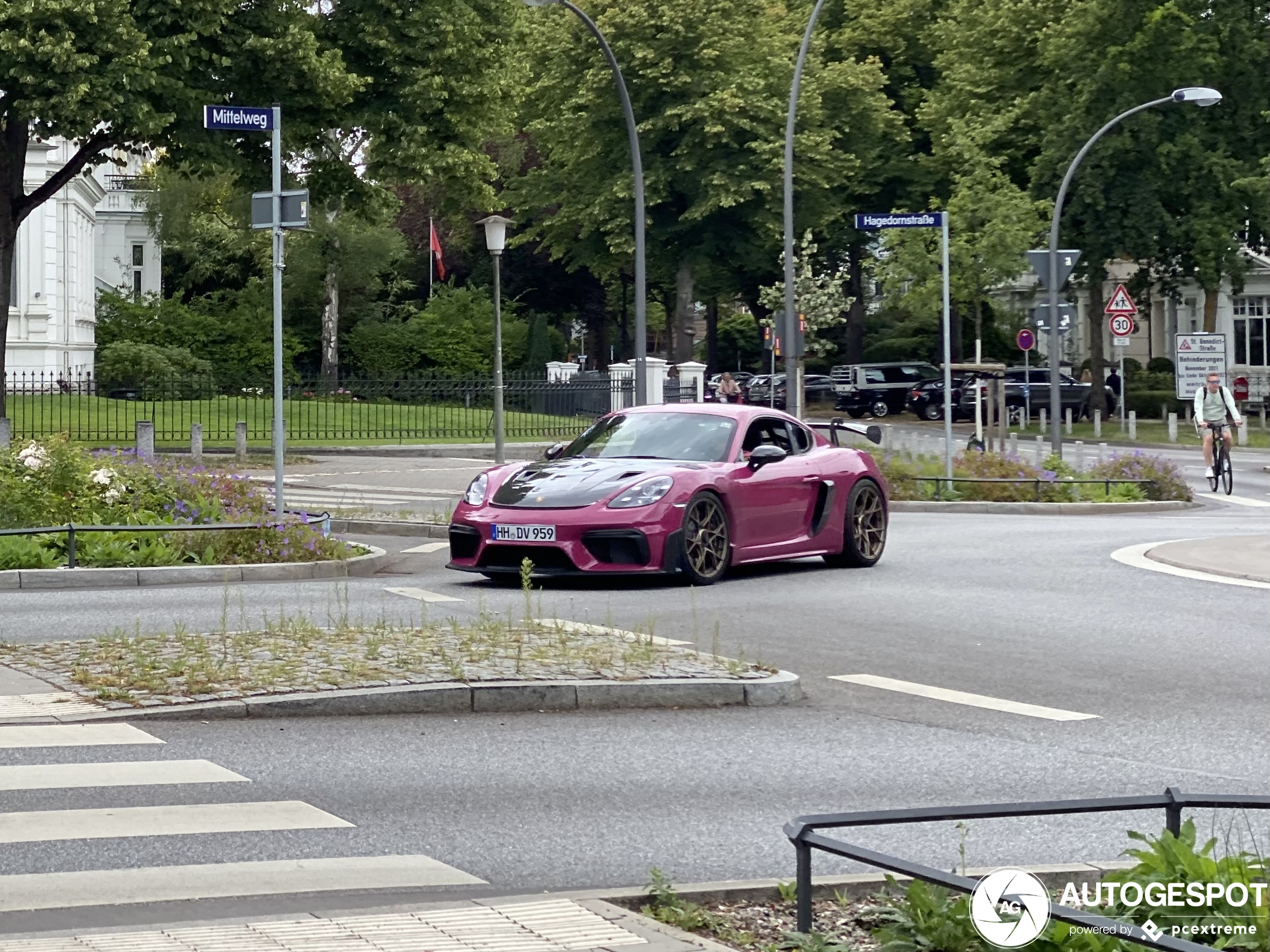 Porsche 718 Cayman GT4 RS Weissach Package