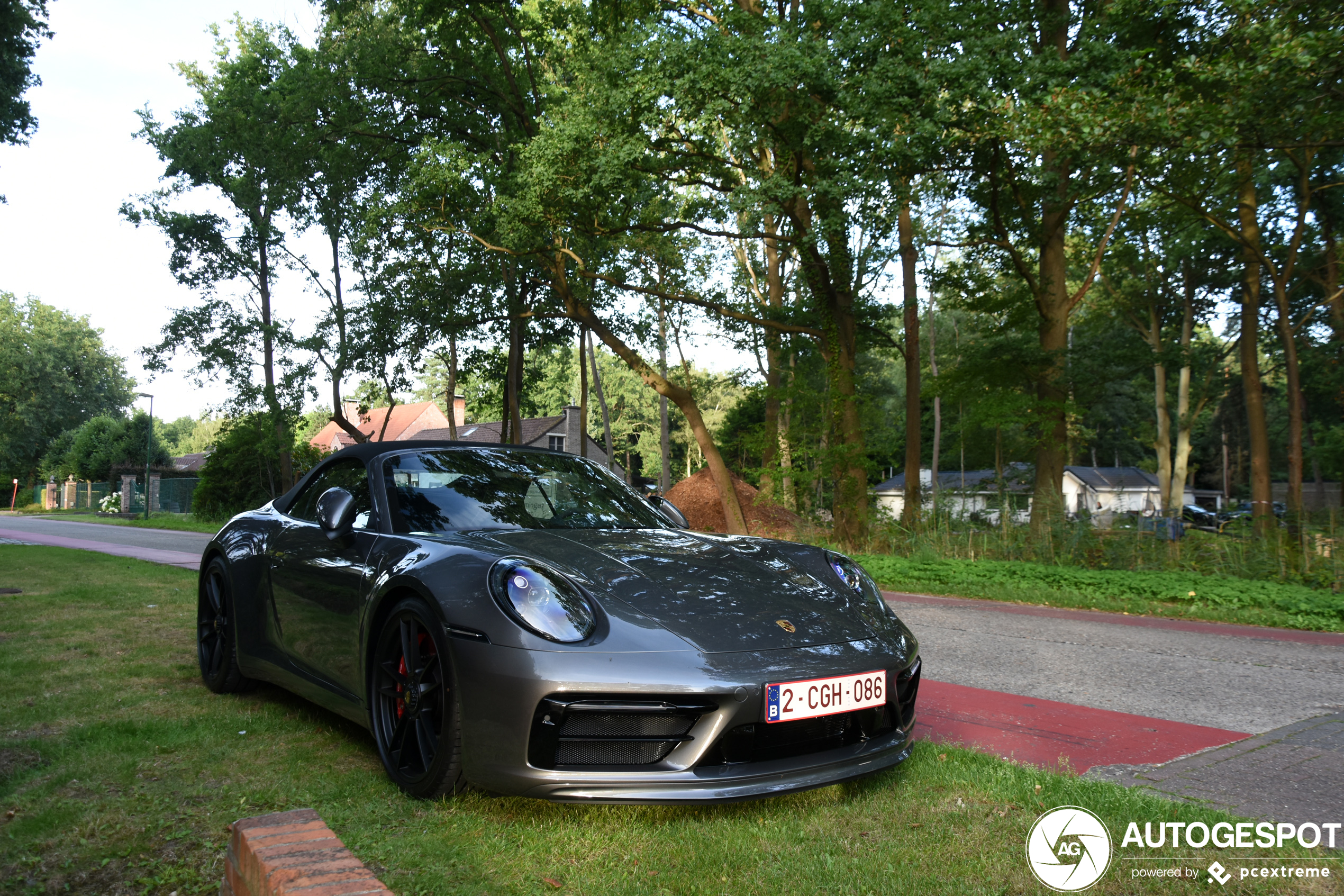 Porsche 992 Carrera 4 GTS Cabriolet