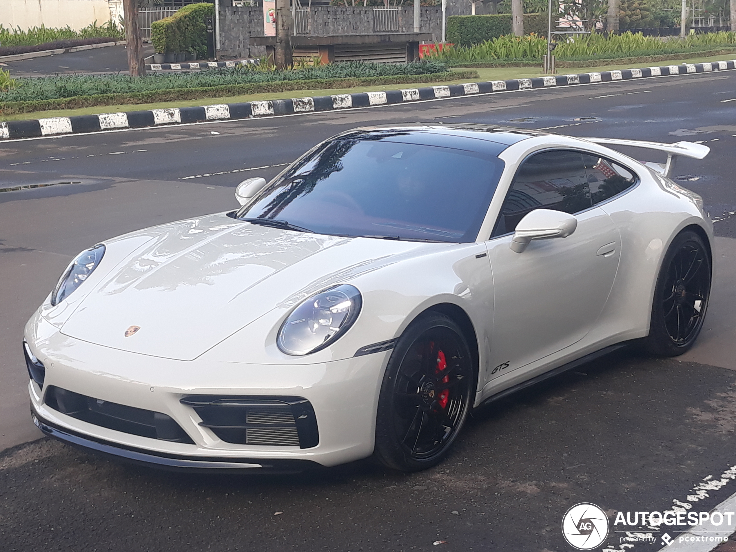 Porsche 992 Carrera GTS