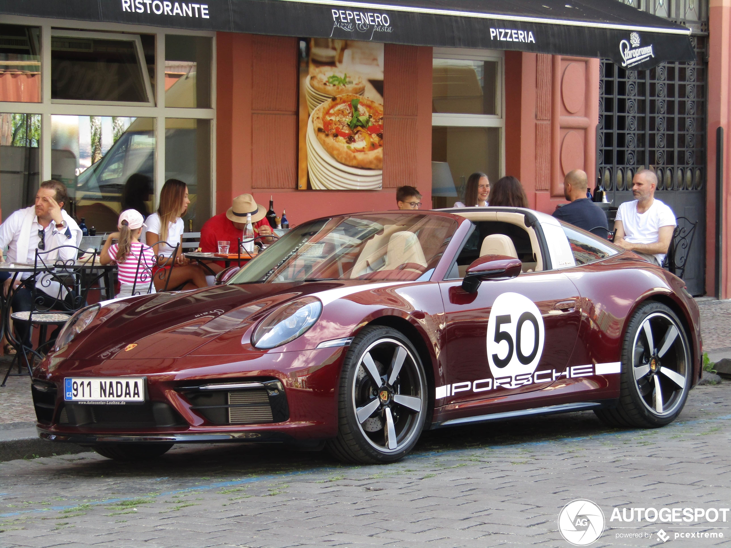 Porsche 992 Targa 4S Heritage Design Edition