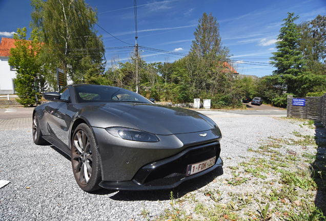 Aston Martin V8 Vantage 2018