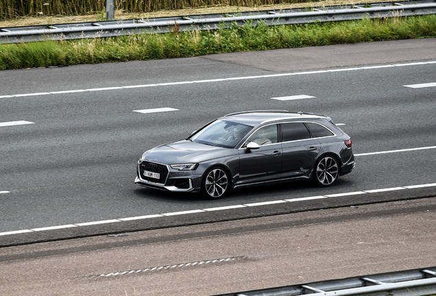 Audi RS4 Avant B9