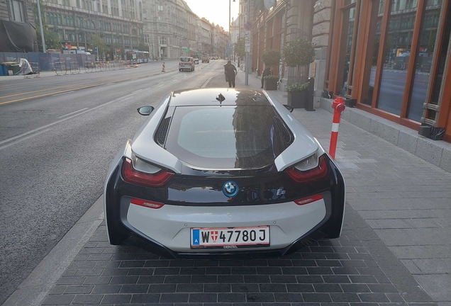 BMW i8