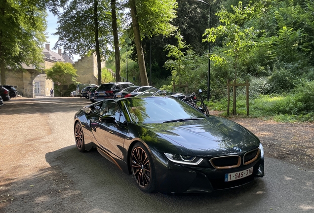 BMW i8 Roadster Ultimate Sophisto Edition