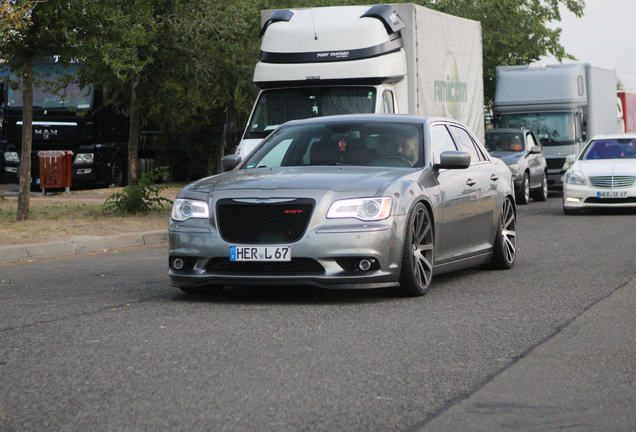 Chrysler 300C SRT8 2013