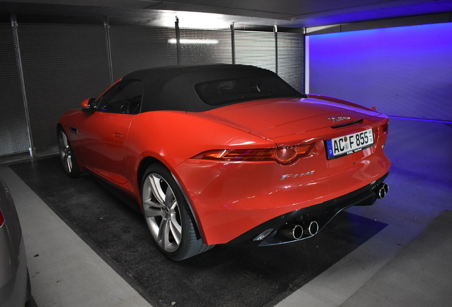 Jaguar F-TYPE S V8 Convertible