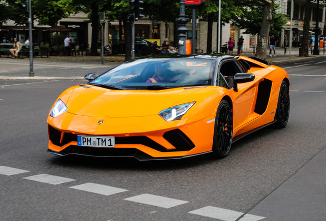 Lamborghini Aventador S LP740-4 Roadster