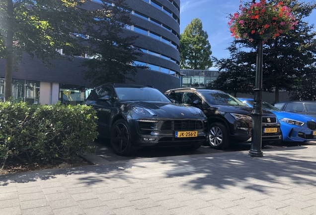 Porsche 95B Macan GTS