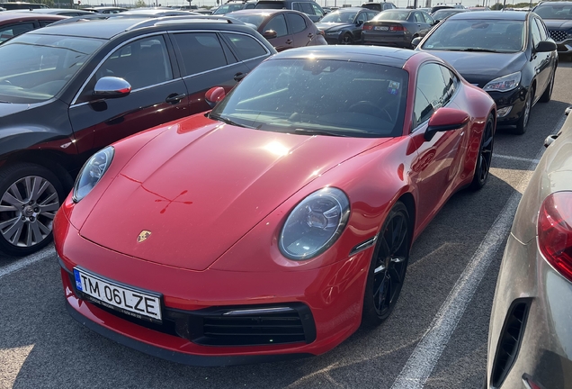 Porsche 992 Carrera 4S