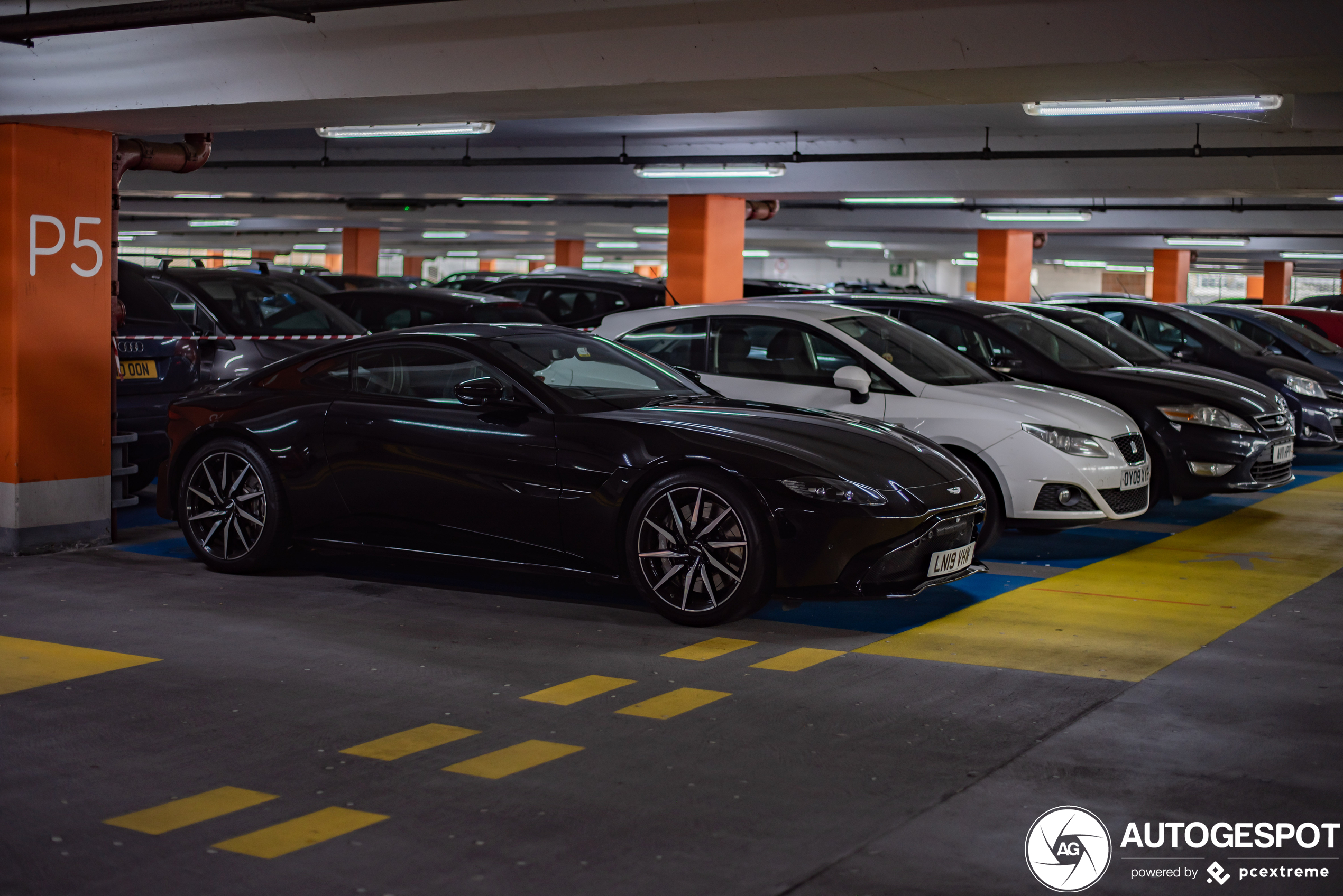 Aston Martin V8 Vantage 2018