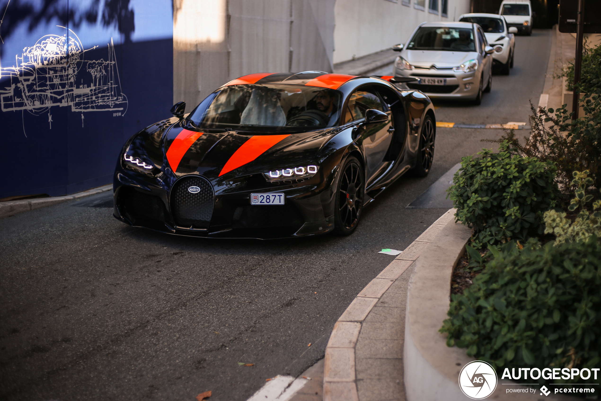 Gloednieuwe en laatste Bugatti Chiron Super Sport 300+ duikt op in Monaco