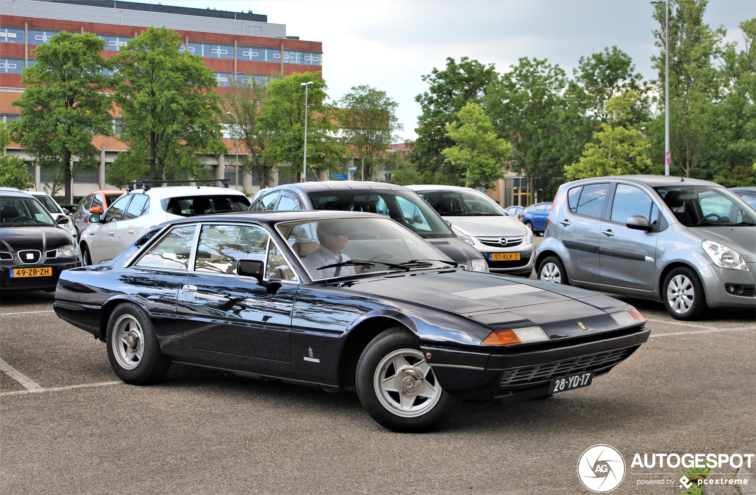 Ferrari 365 GT4 2+2