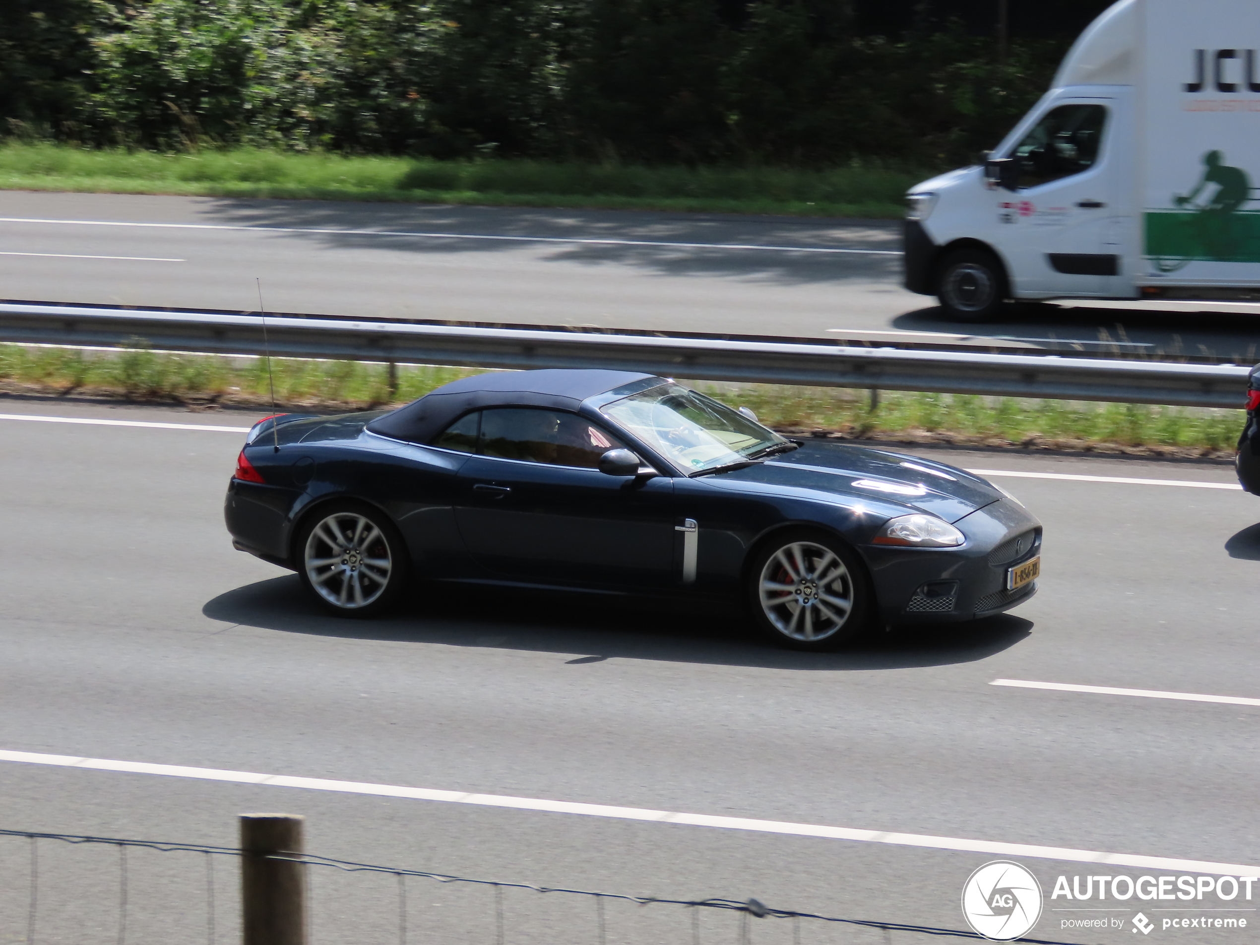 Jaguar XKR Convertible 2006