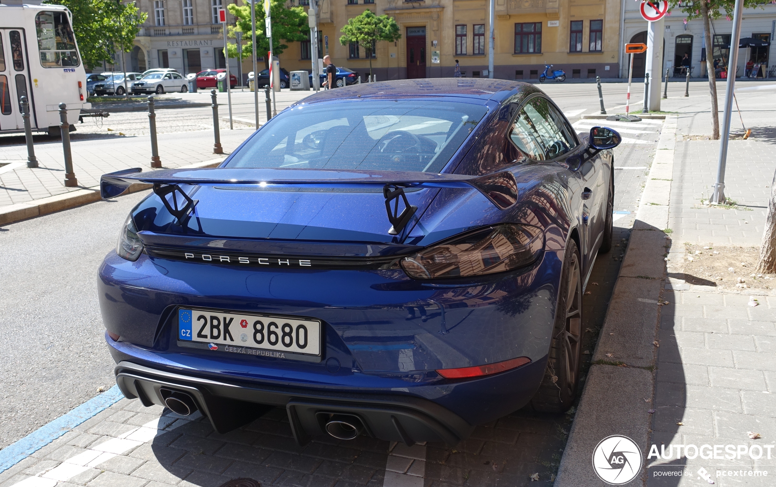 Porsche 718 Cayman GT4