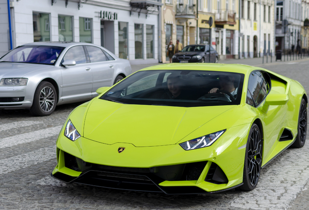 Lamborghini Huracán LP640-4 EVO