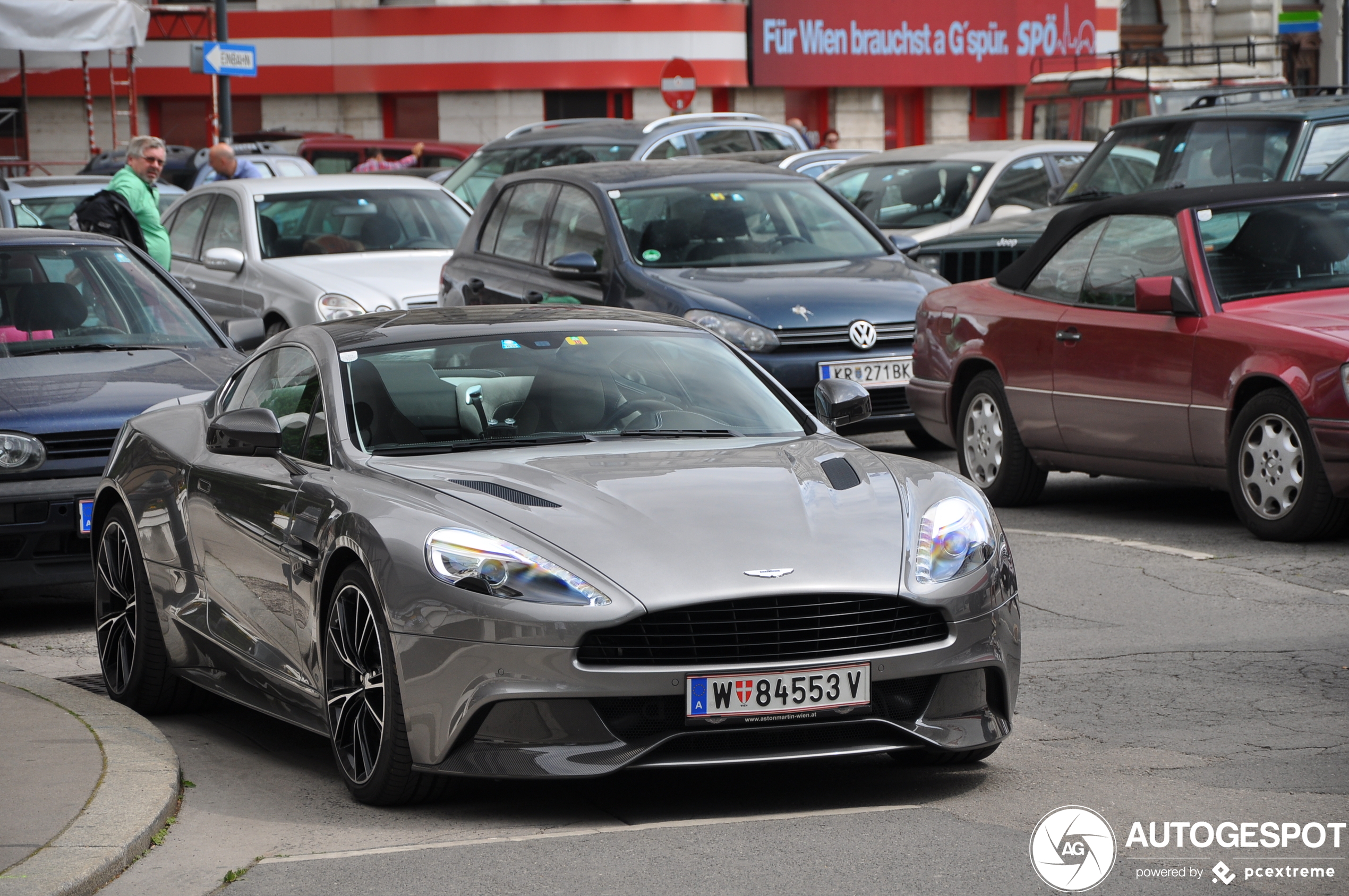 Aston Martin Vanquish 2013