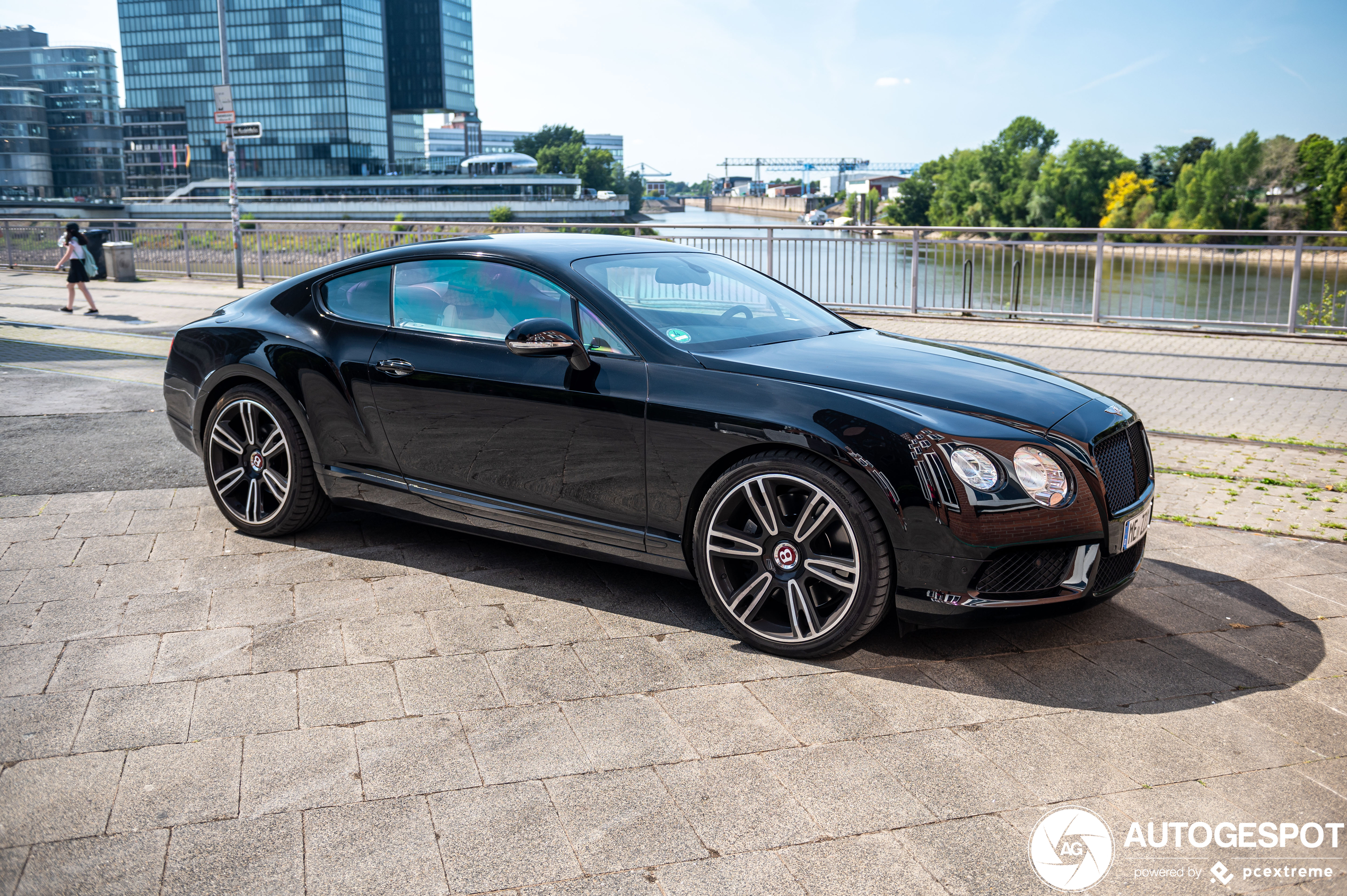 Bentley Continental GT V8