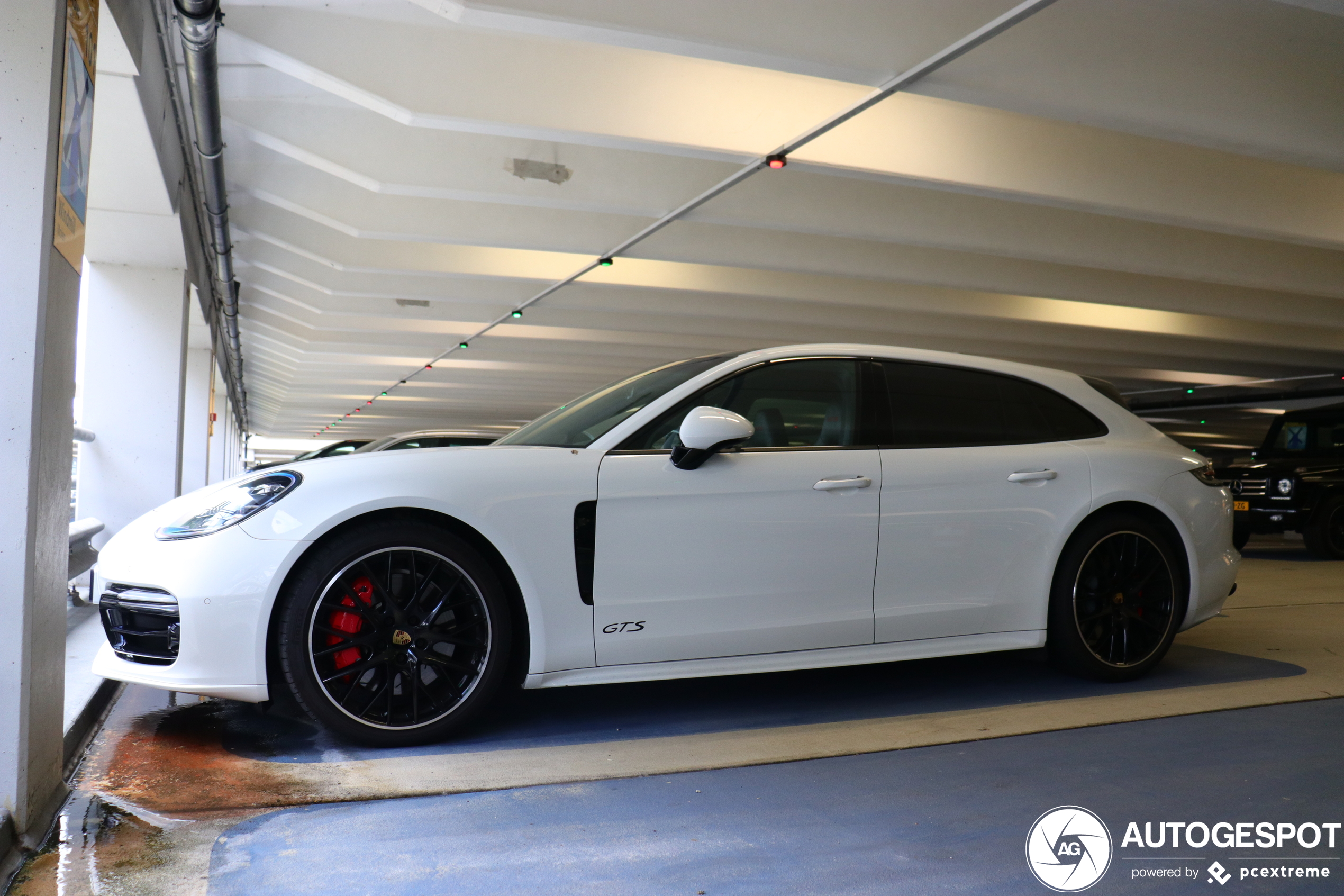 Porsche 971 Panamera GTS Sport Turismo