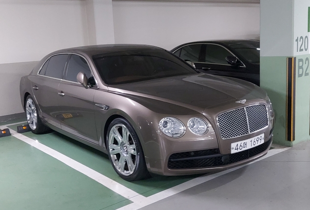 Bentley Flying Spur V8