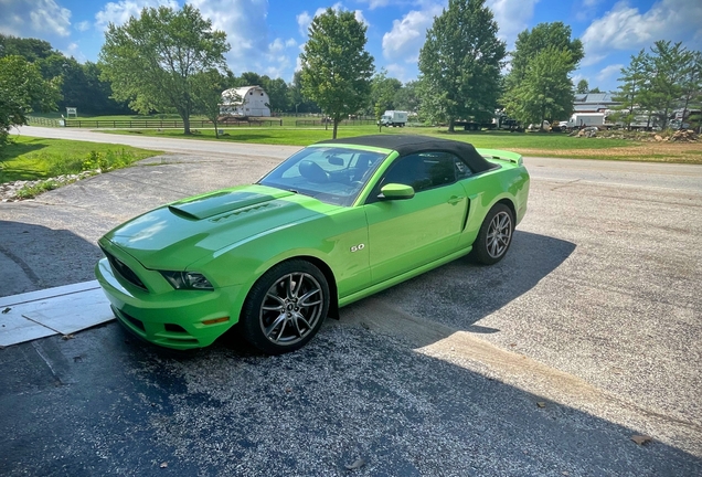 Ford Mustang GT Convertible 2013