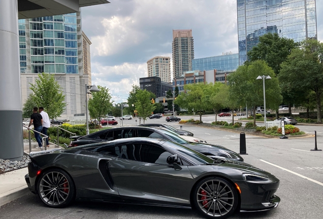 McLaren GT