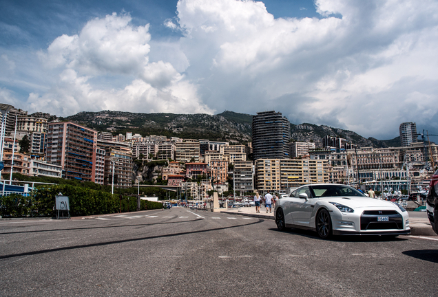 Nissan GT-R 2011