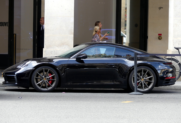 Porsche 992 Carrera 4S