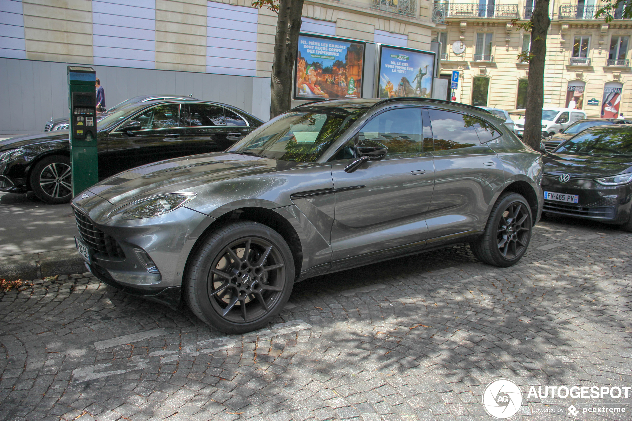 Aston Martin DBX