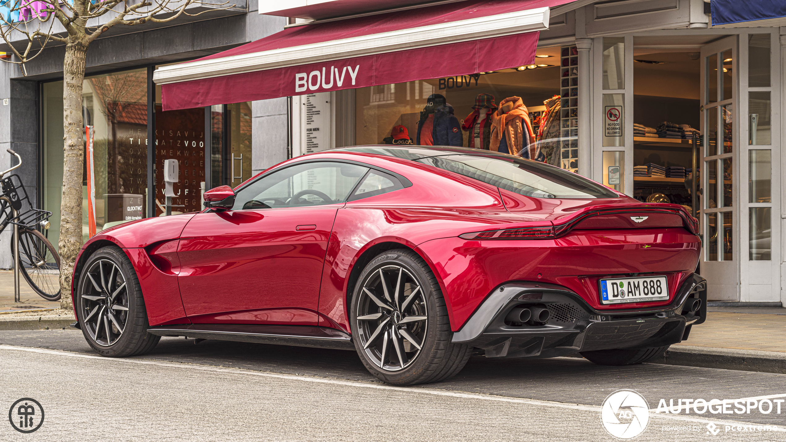 Aston Martin V8 Vantage 2018