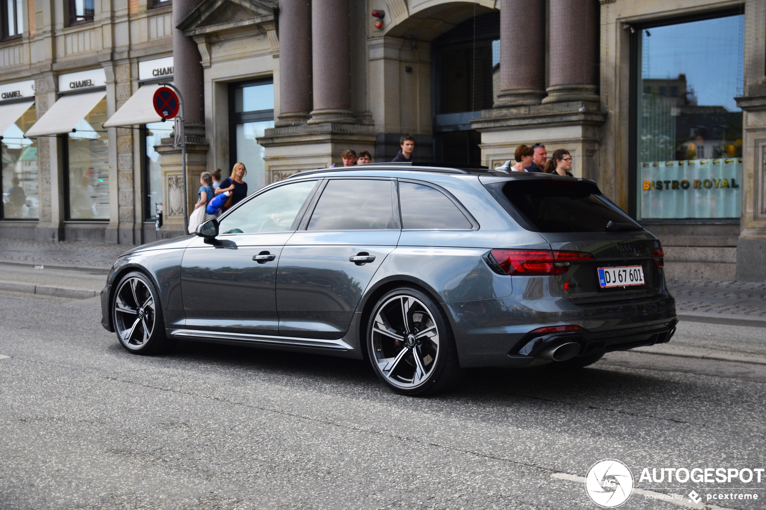 Audi RS4 Avant B9