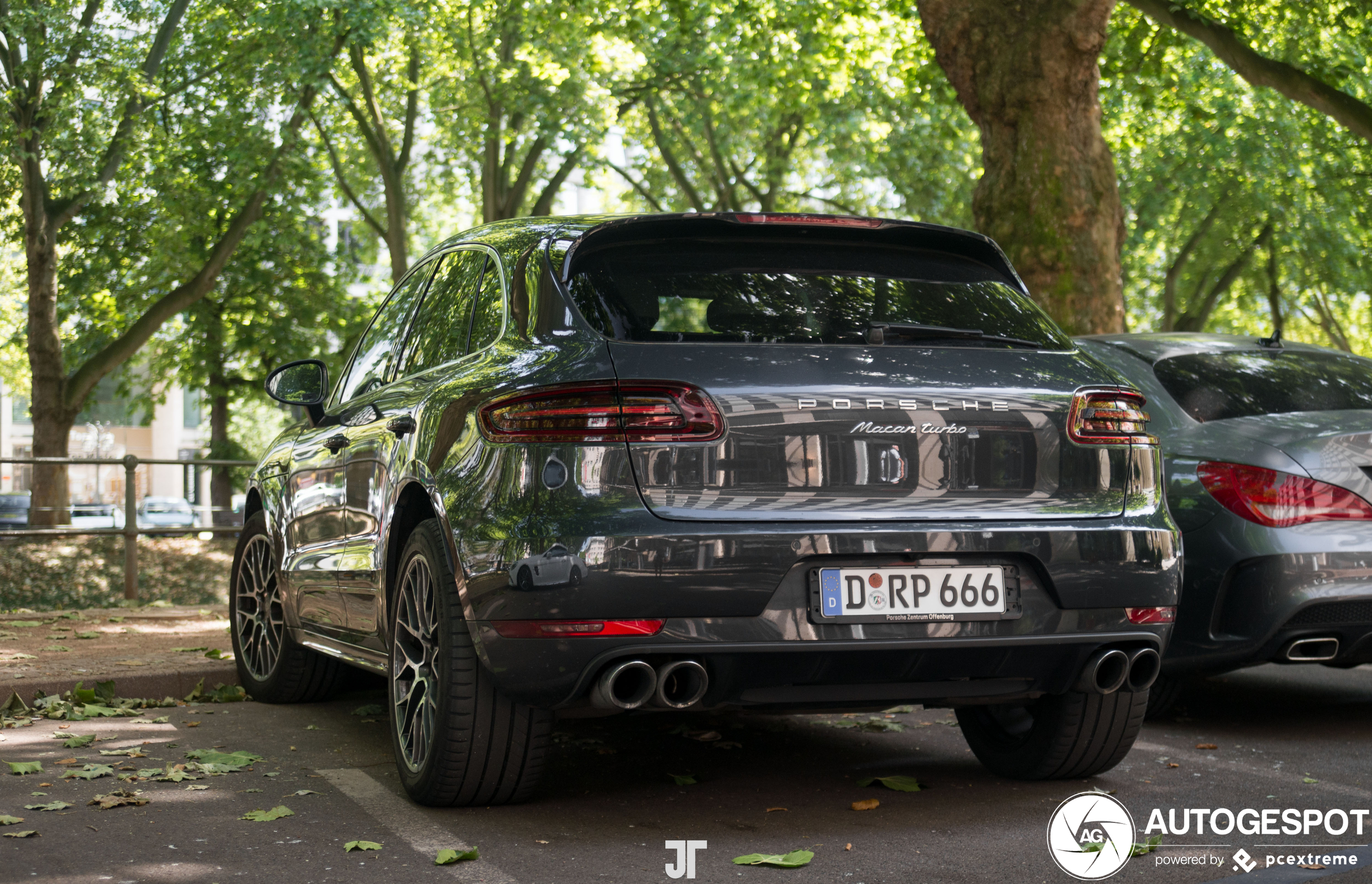 Porsche 95B Macan Turbo