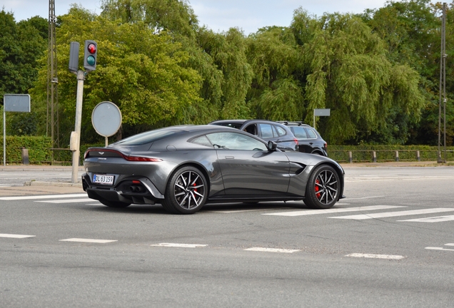 Aston Martin V8 Vantage 2018