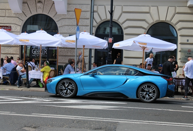 BMW i8