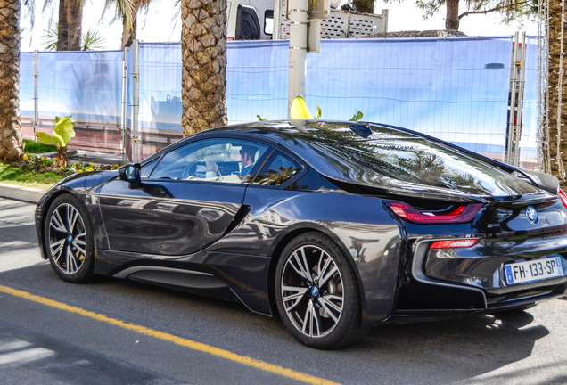 BMW i8