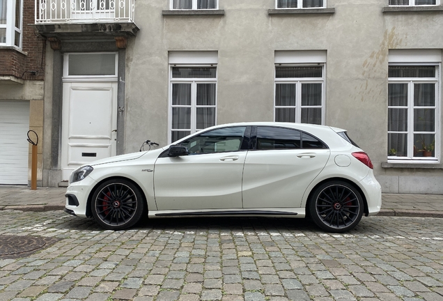 Mercedes-AMG A 45 W176 2015