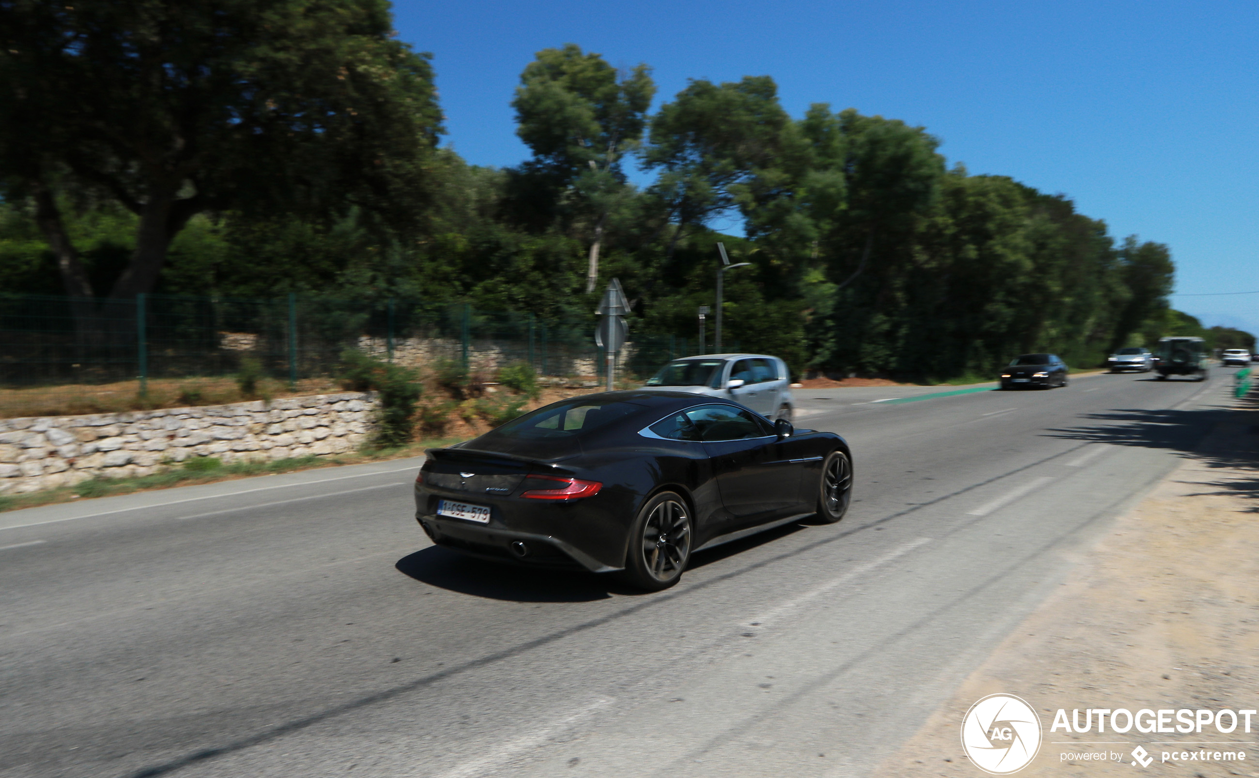 Aston Martin Vanquish 2013