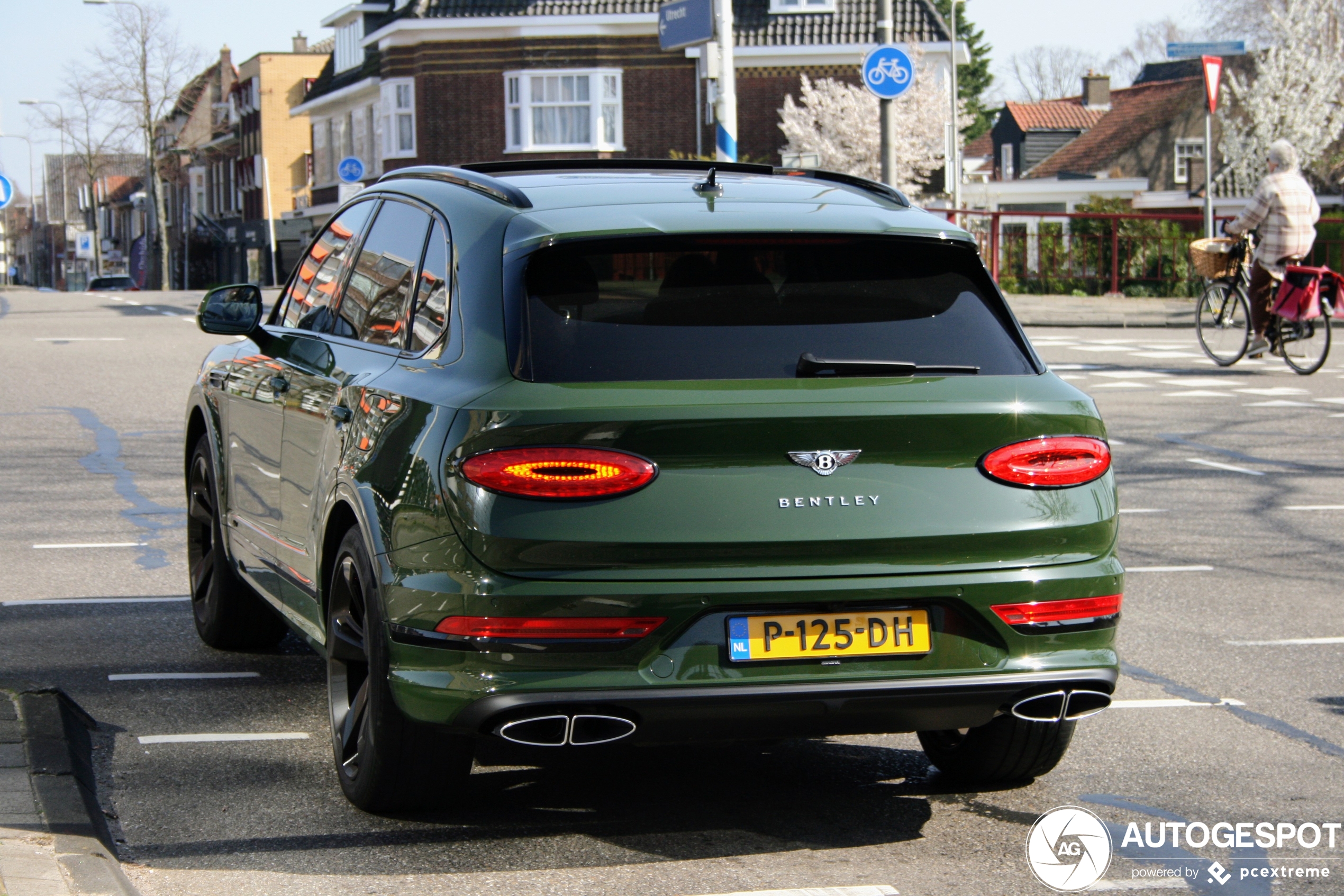 Bentley Bentayga Hybrid 2021