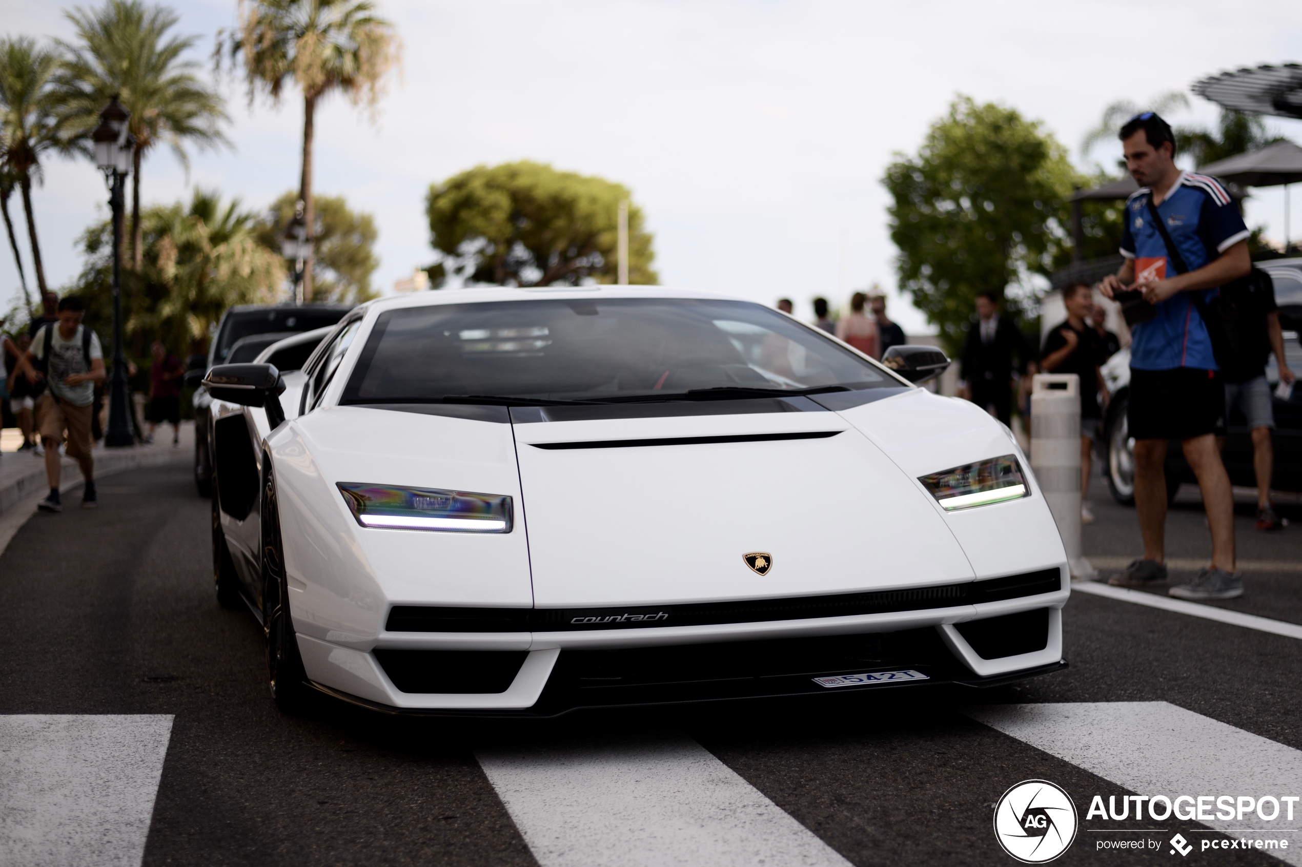 Goedemorgen met deze Lamborghini Countach LPI 800-4