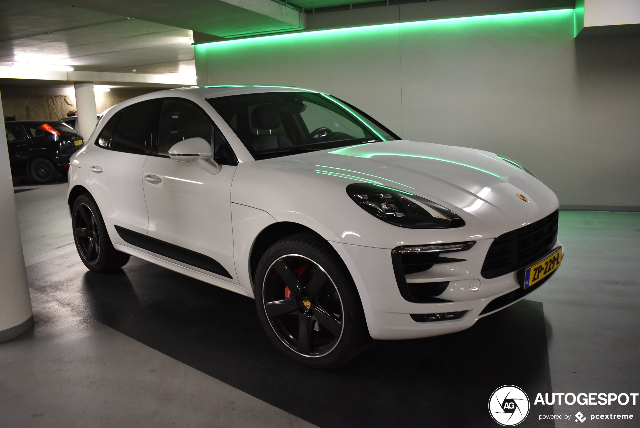 Porsche 95B Macan GTS