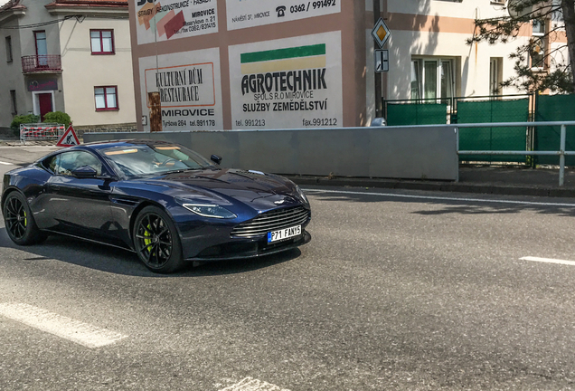 Aston Martin DB11 AMR