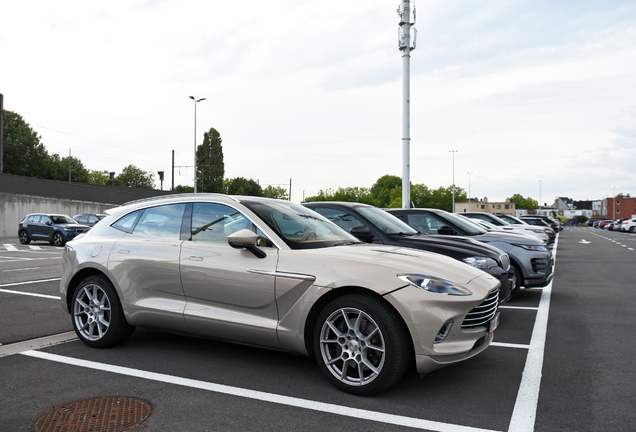 Aston Martin DBX