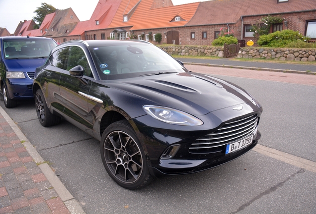 Aston Martin DBX