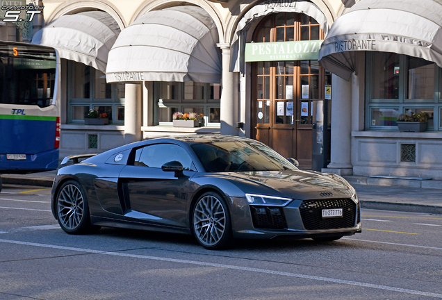 Audi R8 V10 Plus 2015